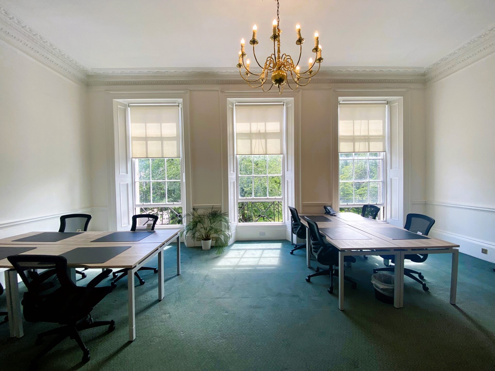 Meeting room in Inigo Edinburgh with ergonomic chairs, ideal for meetings and brainstorming.