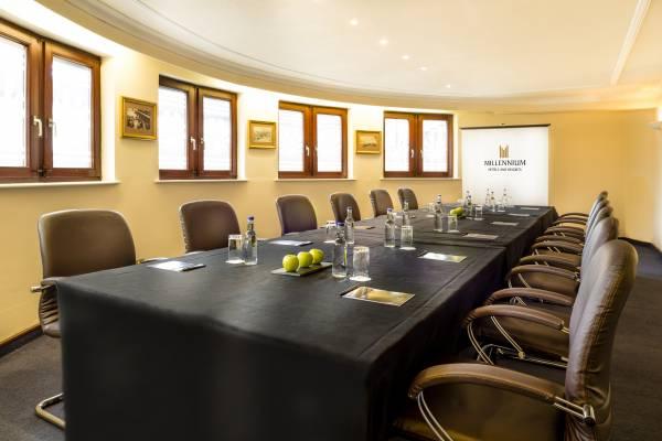 McCallum Suite meeting room at Copthorne Hotel, ideal for corporate events and workshops.