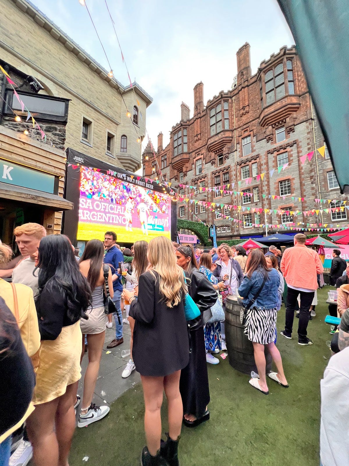 The Three Sisters Bar - >akshay dubey</a>