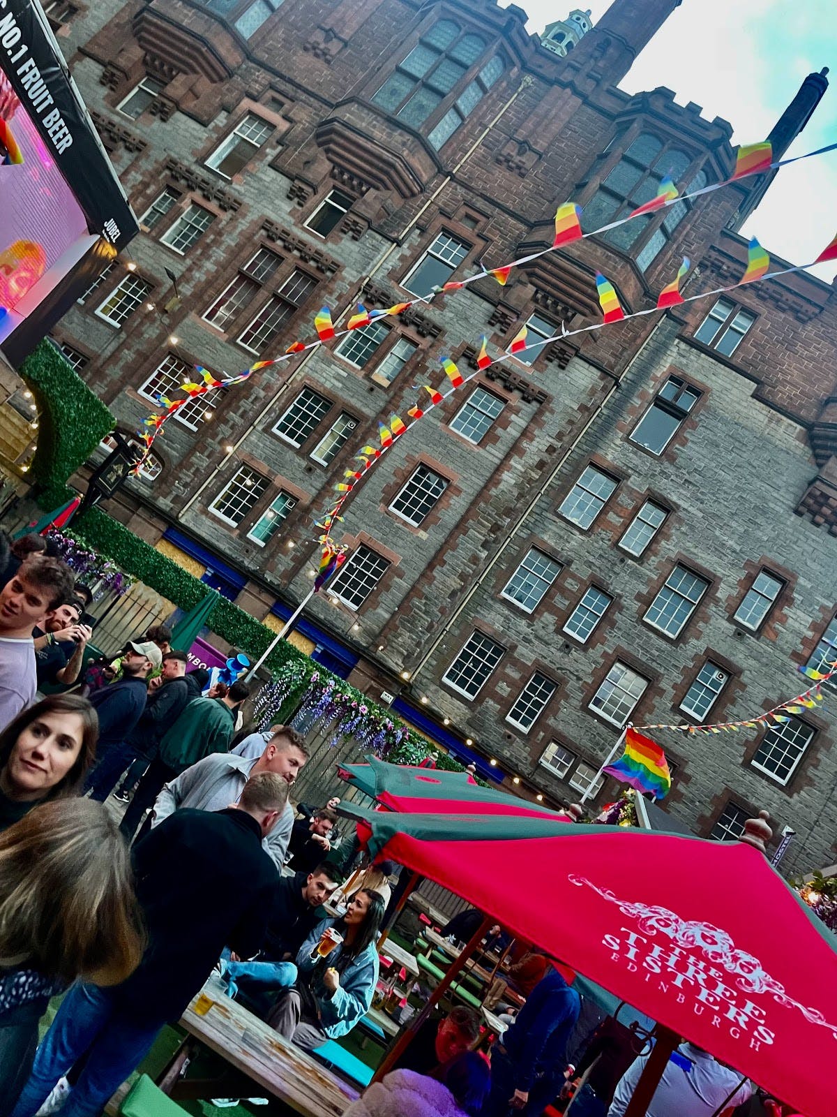 The Three Sisters Bar - >Patrick Neuwirth</a>