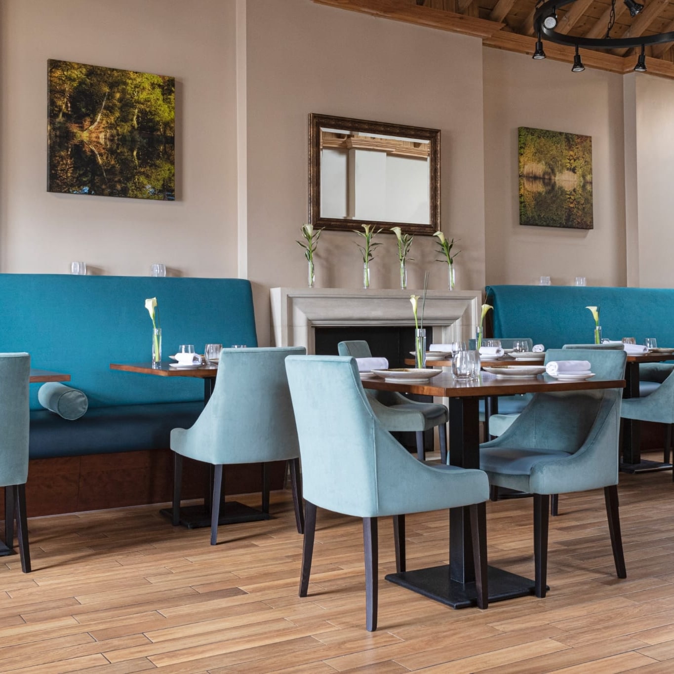 Stylish dining area in Haywards, perfect for intimate meetings and small events.