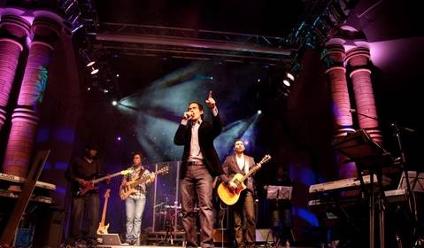 Dynamic live performance at Diamond Arena, vibrant lighting, event planning essentials.