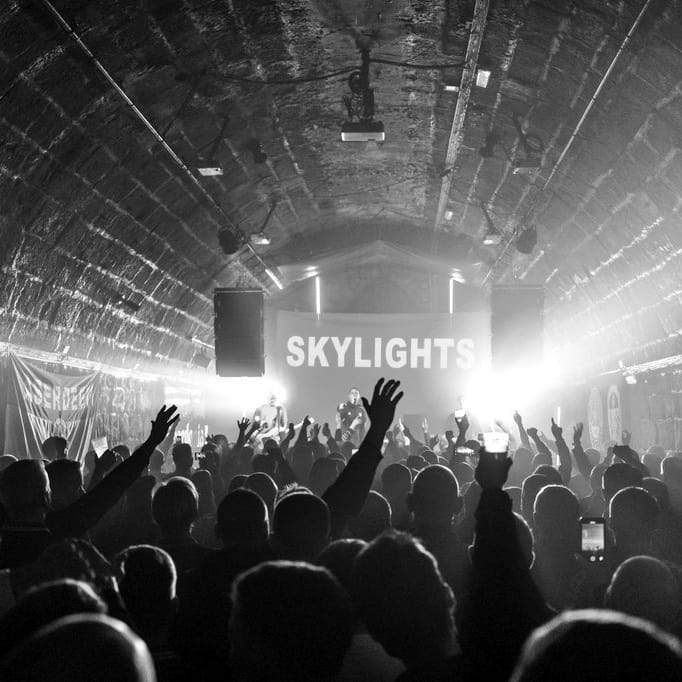 Vibrant live event atmosphere with engaged audience in Cloakroom, Unit 51.