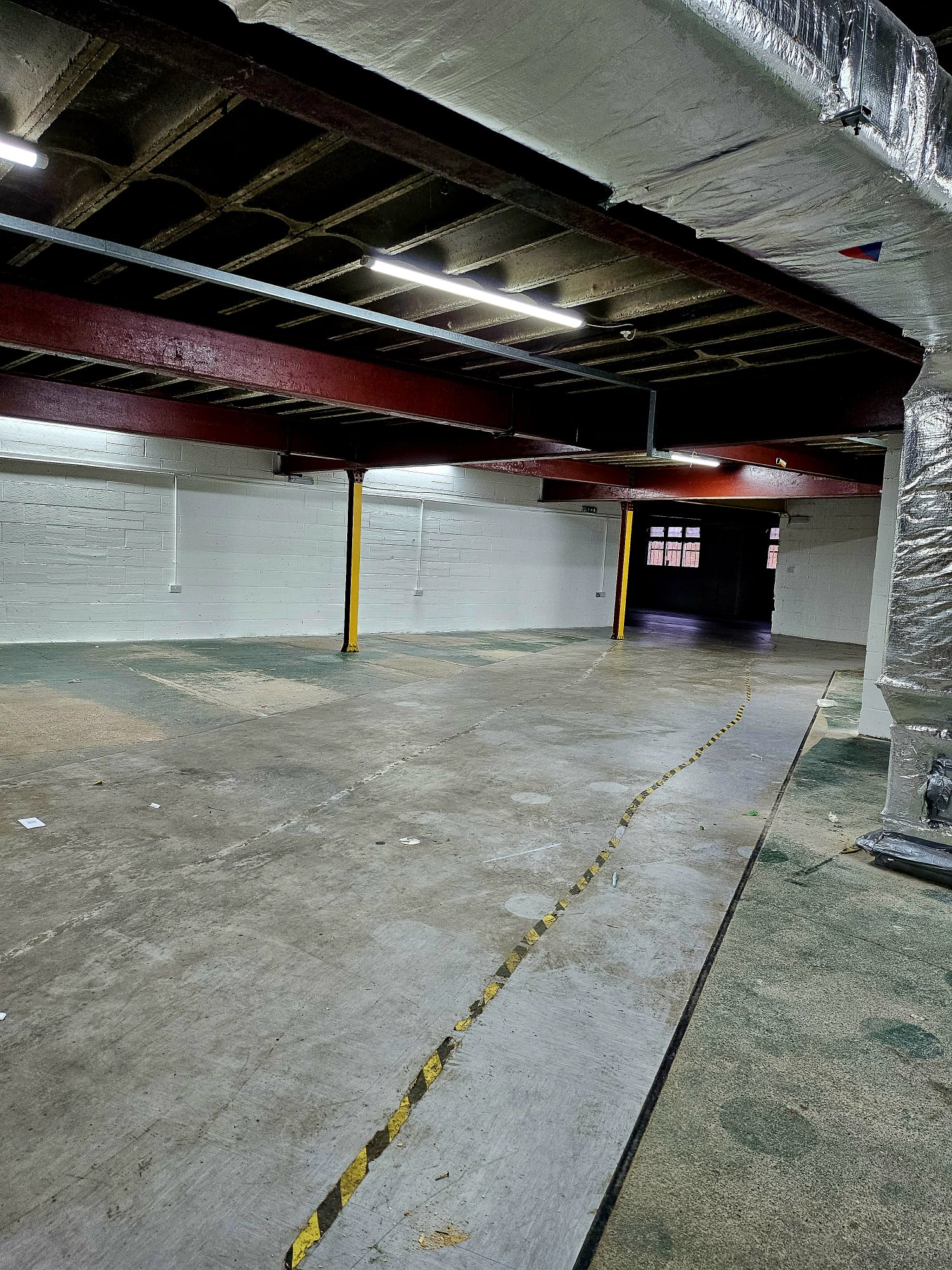 Spacious Warehouse Studio in Catford Mews, ideal for corporate events and workshops.