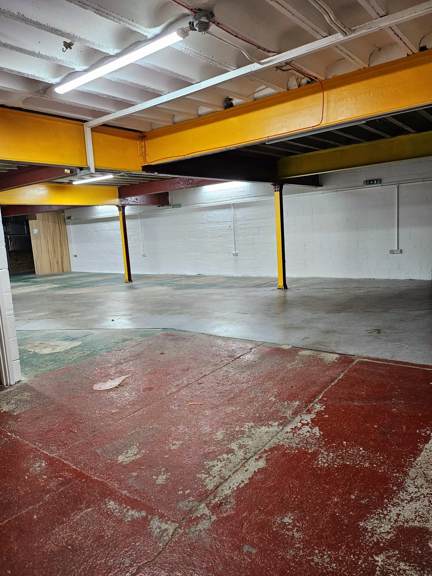 Spacious Warehouse Studio in Catford Mews, ideal for creative events and gatherings.