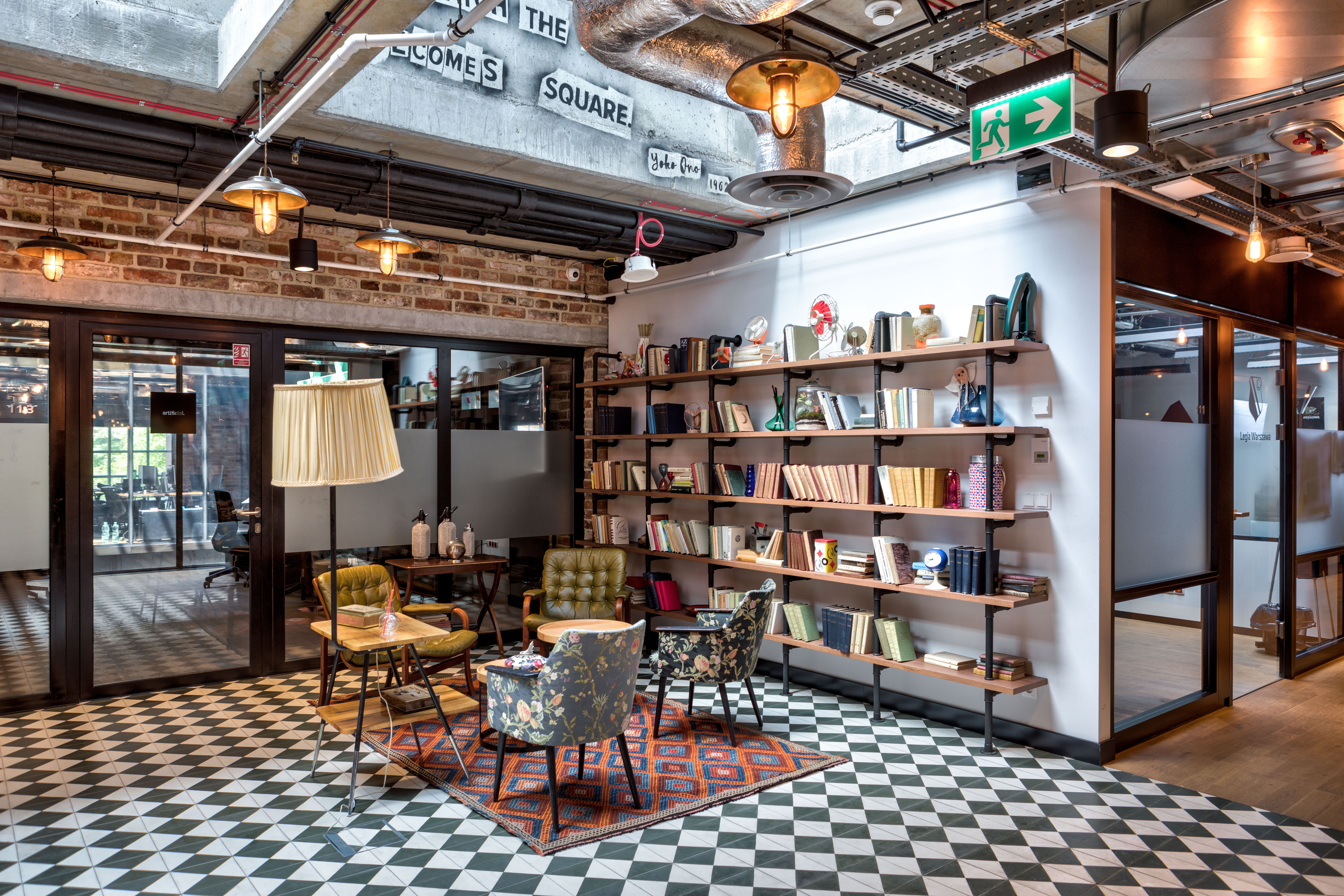 Modern meeting space in Mindspace-Koszykowa, ideal for brainstorming and collaboration.