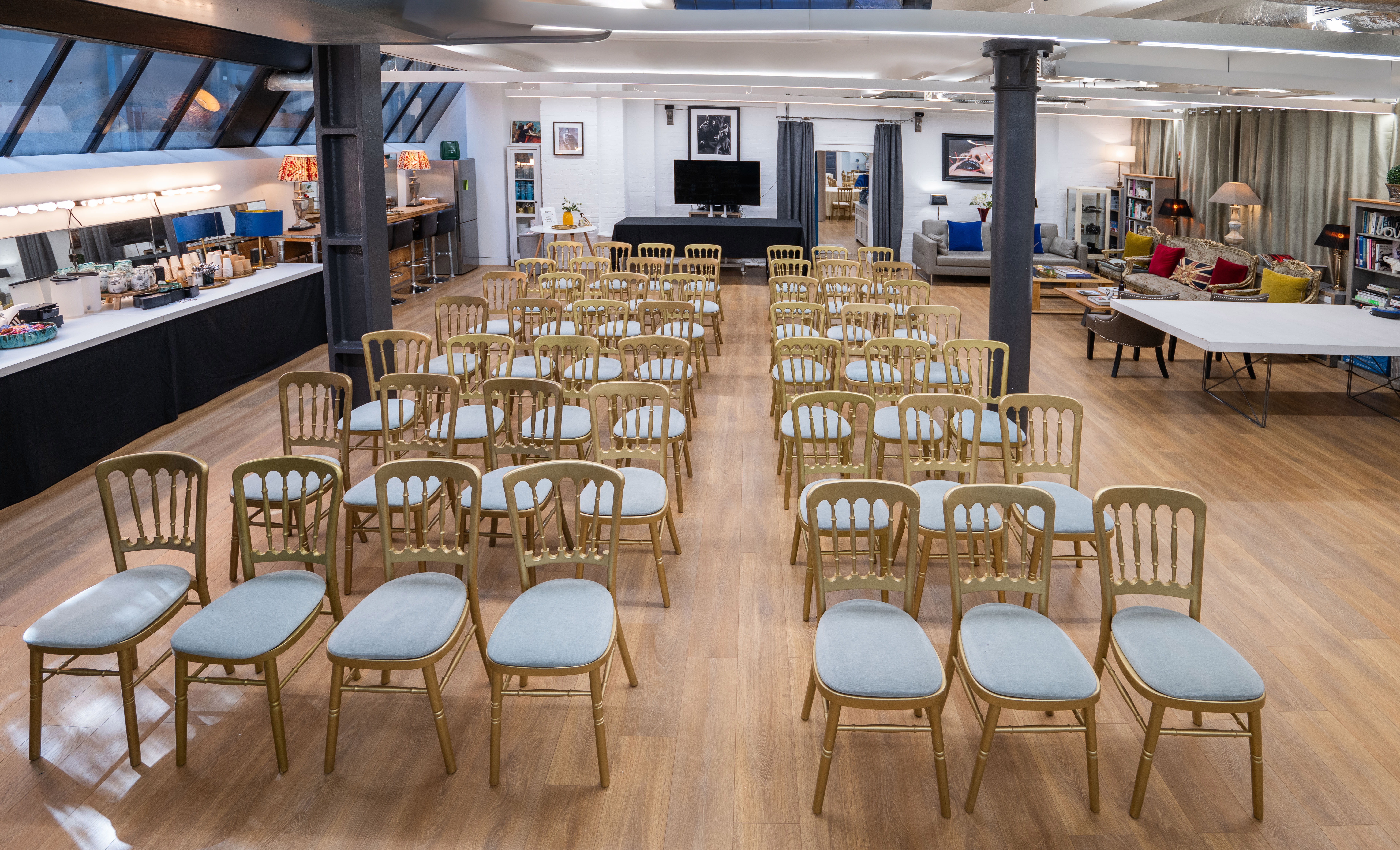 Lumiere Underwood Studio: modern hybrid meeting space, event venue