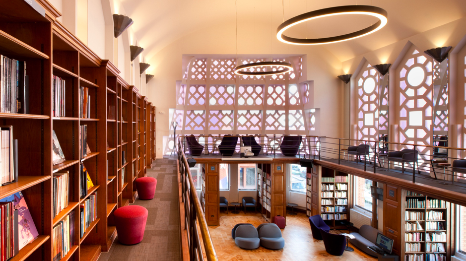Art Deco library with high ceilings, perfect for meetings and events in London.