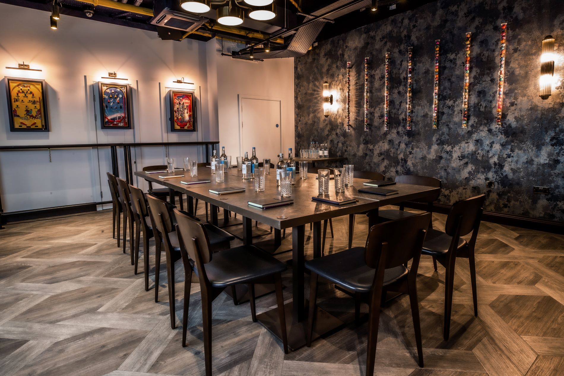 Modern meeting space at Puttshack Watford for executive gatherings and brainstorming sessions.