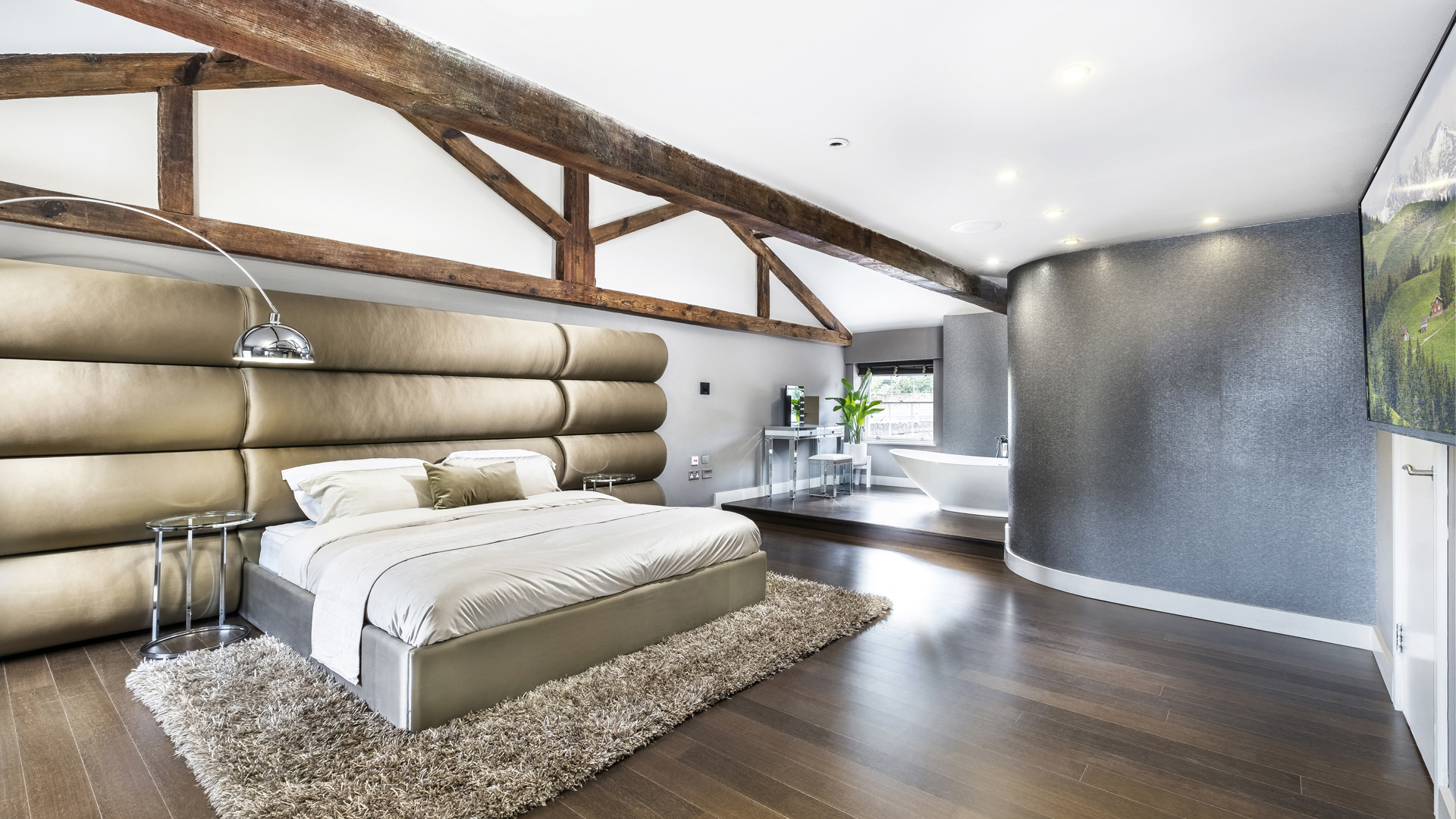 Foots Cray Mansion hotel room with plush bed, ideal for upscale retreats and events.