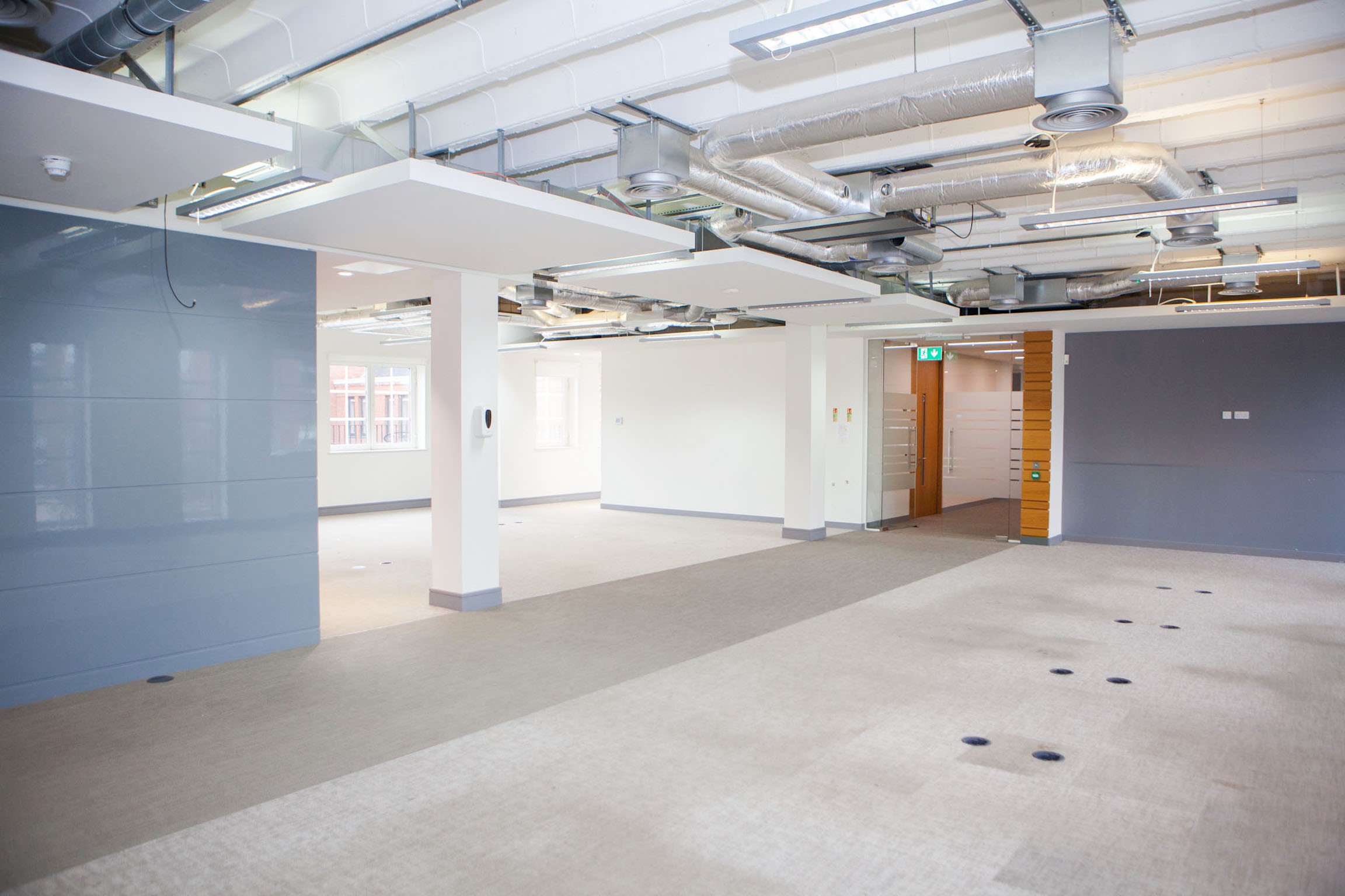 Versatile event space with modern design, ideal for meetings and workshops in Chelsea.