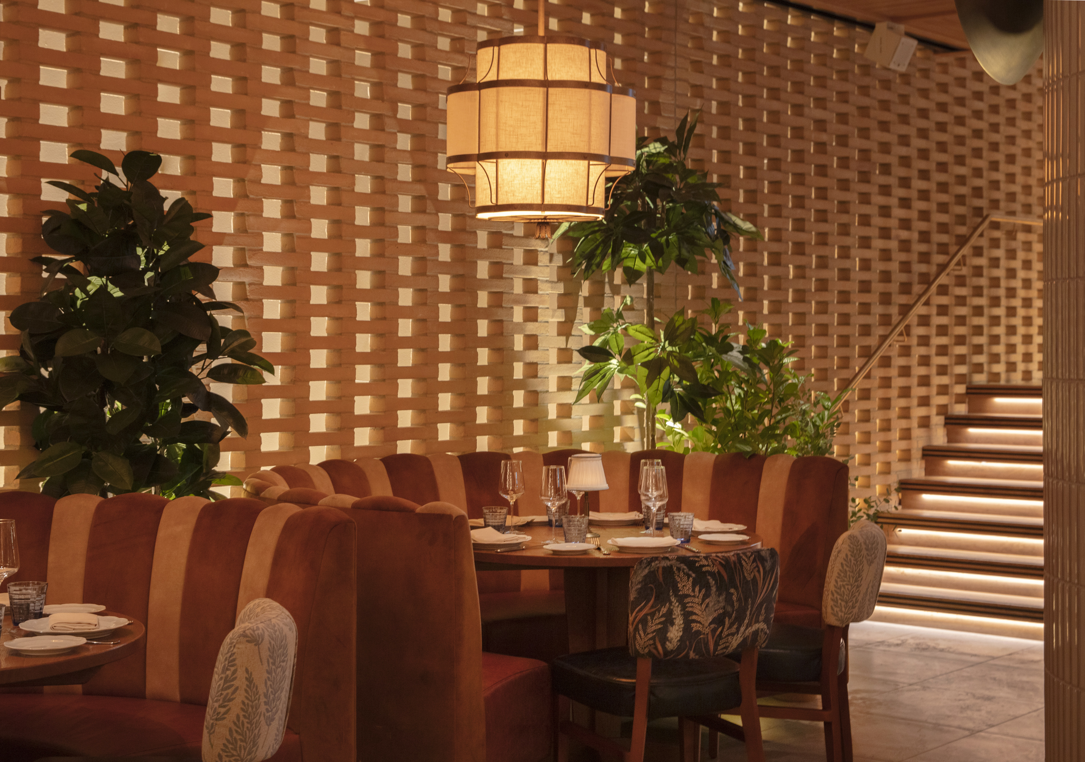 LAVO - yobqqstfgr2.jpg