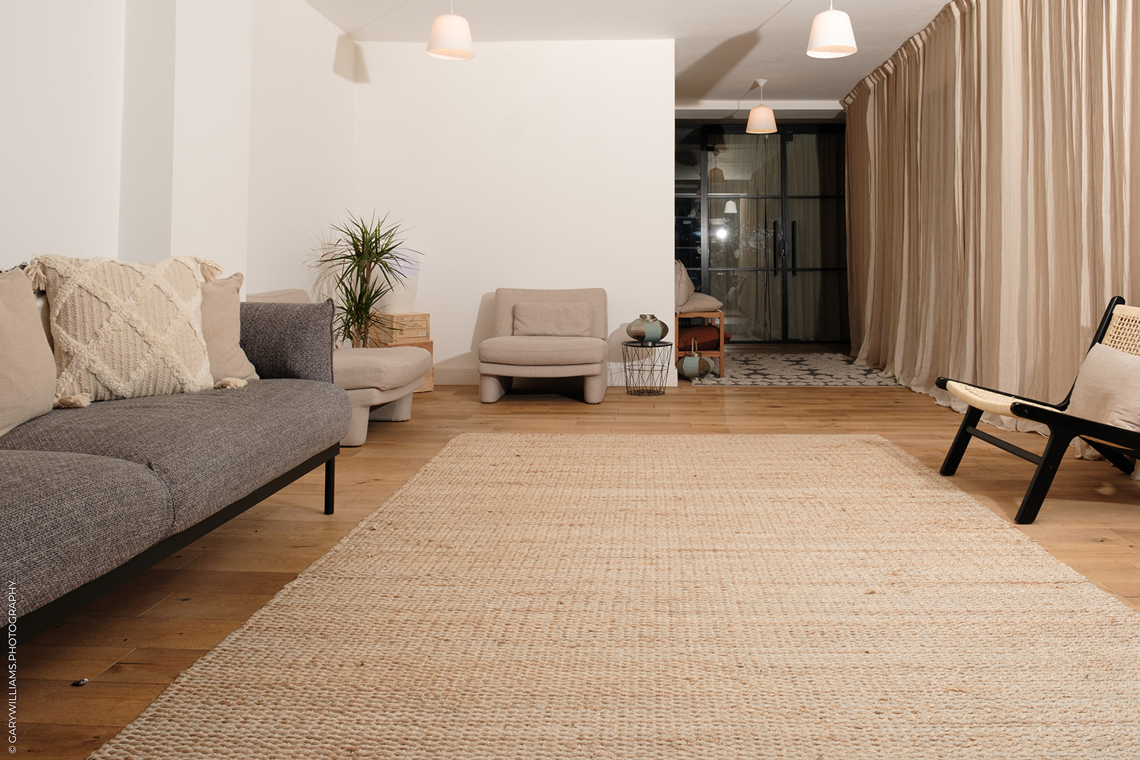 Versatile event space in Serenity Studio London with modern minimalist design for workshops.