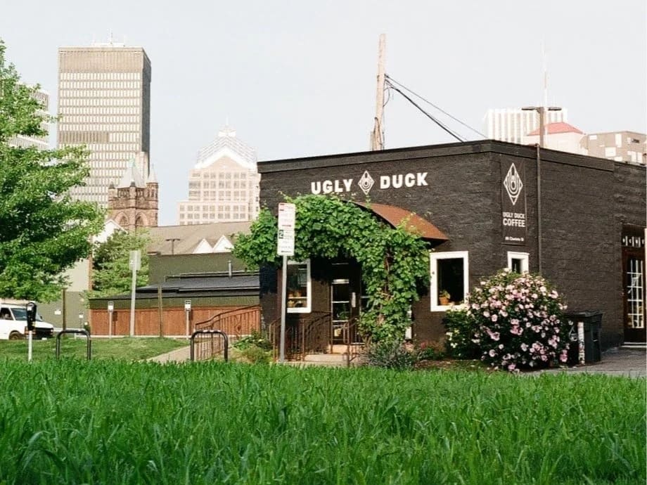 Charming Ugly Duck venue for intimate networking events and creative off-site brainstorming.
