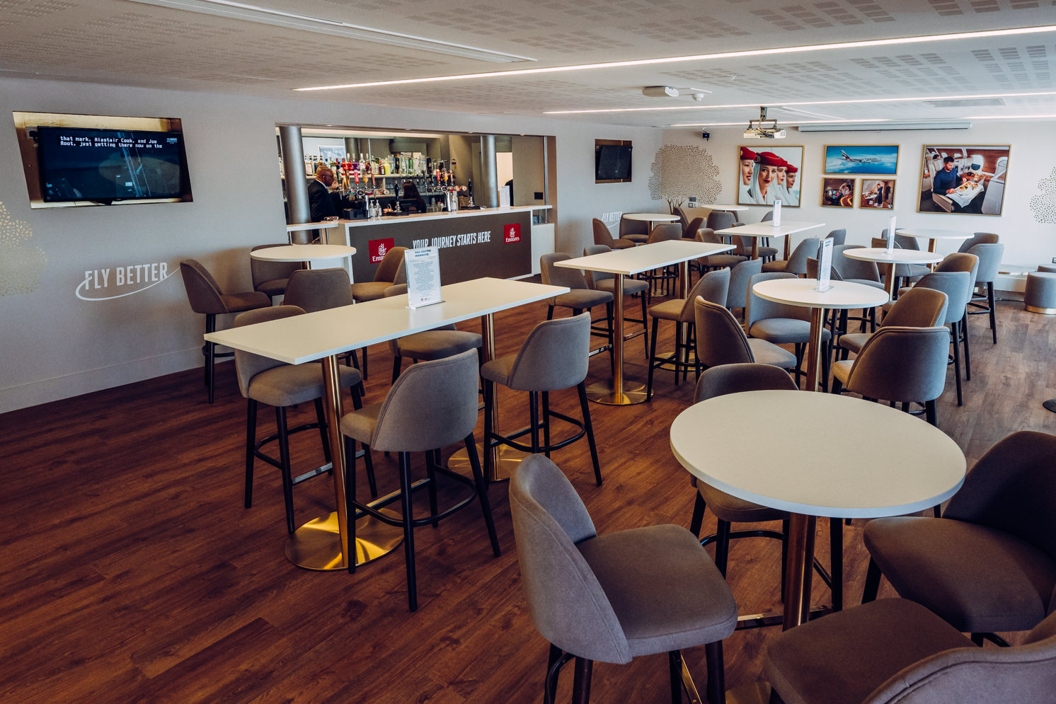 The Emirates Lounge - hfl5ygucfbt.jpg