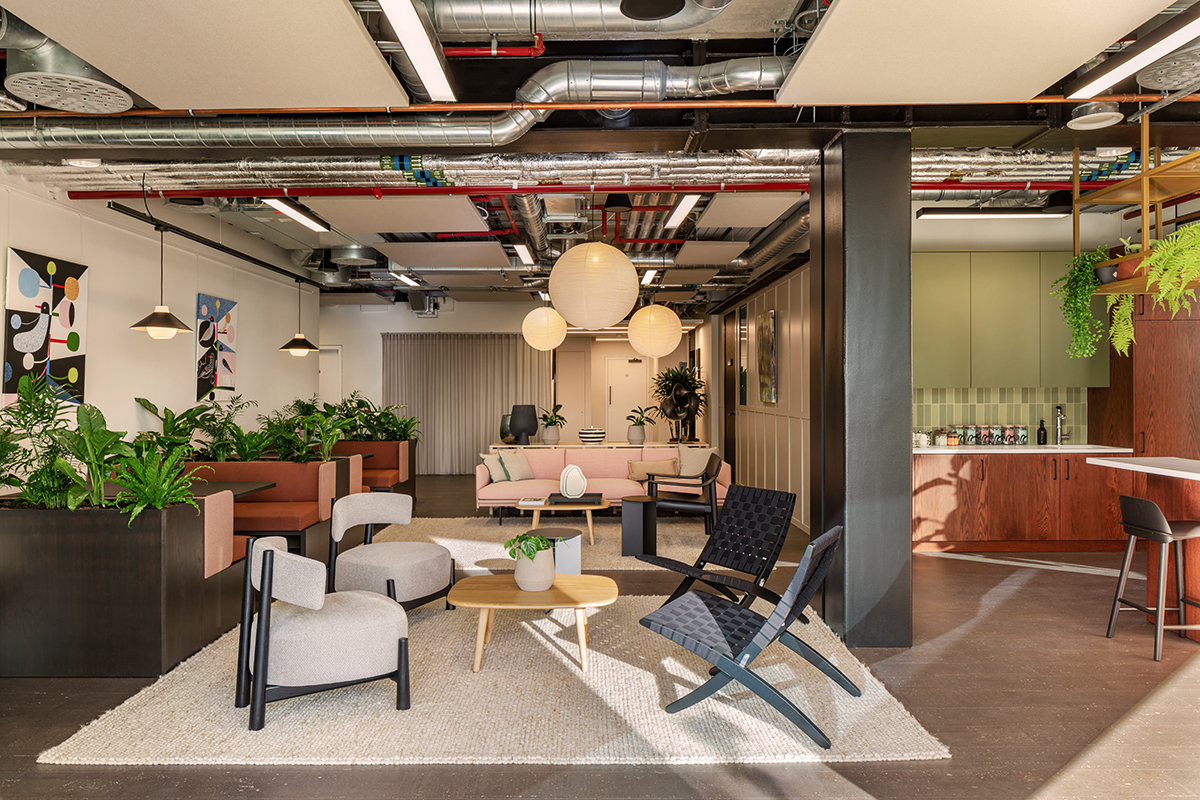 Modern lounge at Myo Bankside, ideal for networking events and informal meetings.