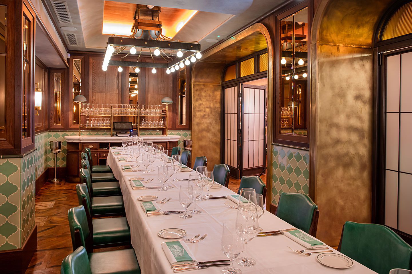 Sophisticated dining area at Smith & Wollensky, ideal for intimate corporate events.