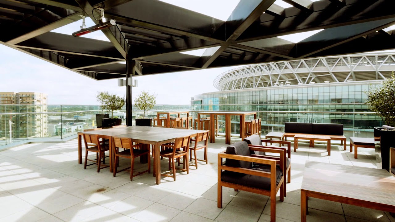Sky Bar 9, Hilton London Wembley: modern outdoor event space for meetings and receptions.