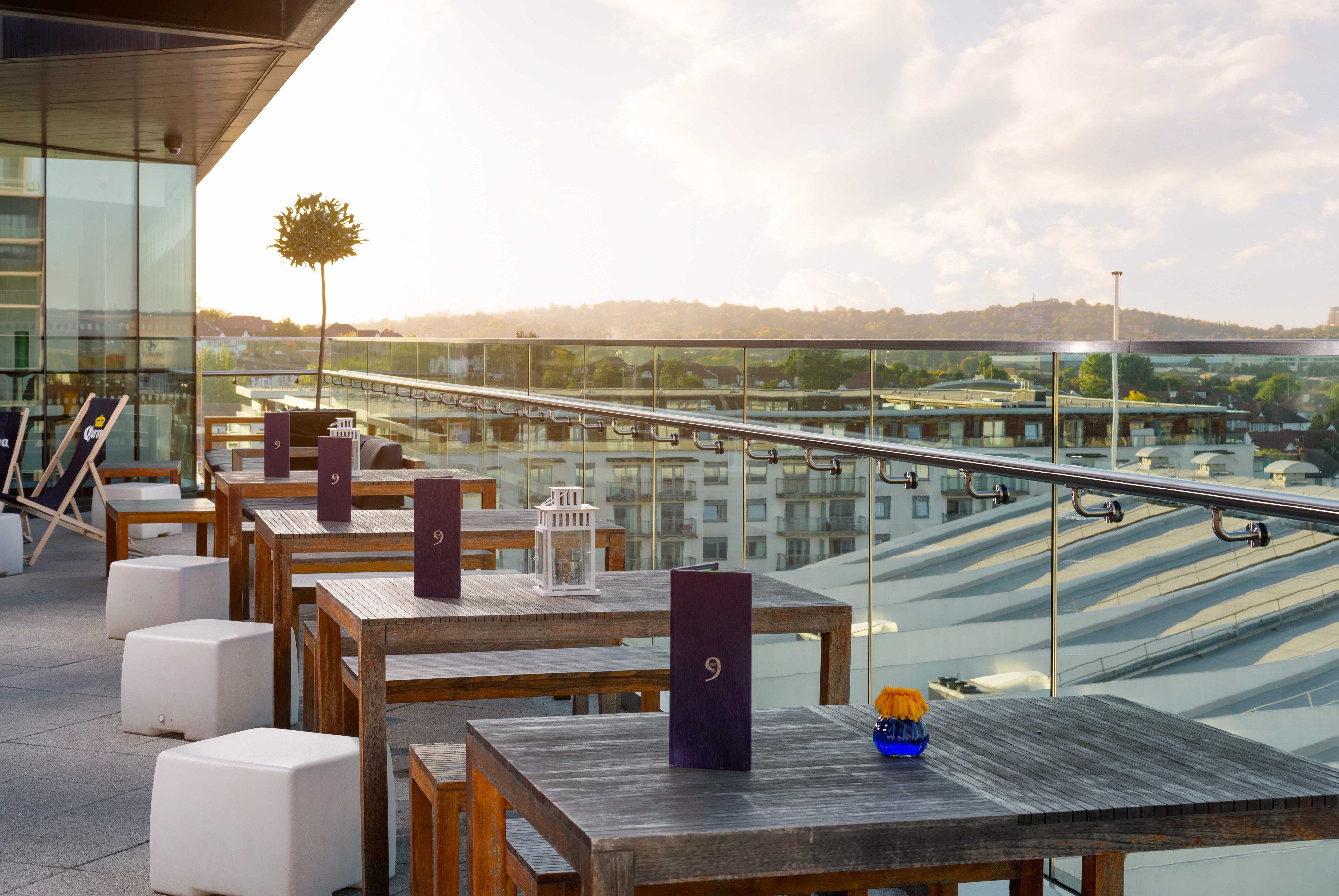 Sky Bar 9 at Hilton London Wembley: elegant outdoor venue for cocktail receptions and dinner parties.