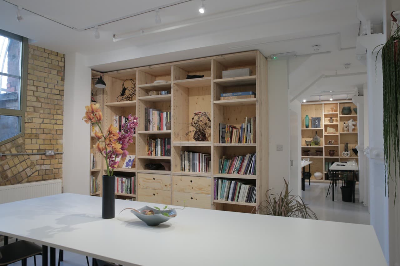Minimalist meeting space at Ensō London with clean lines and natural decor for events.