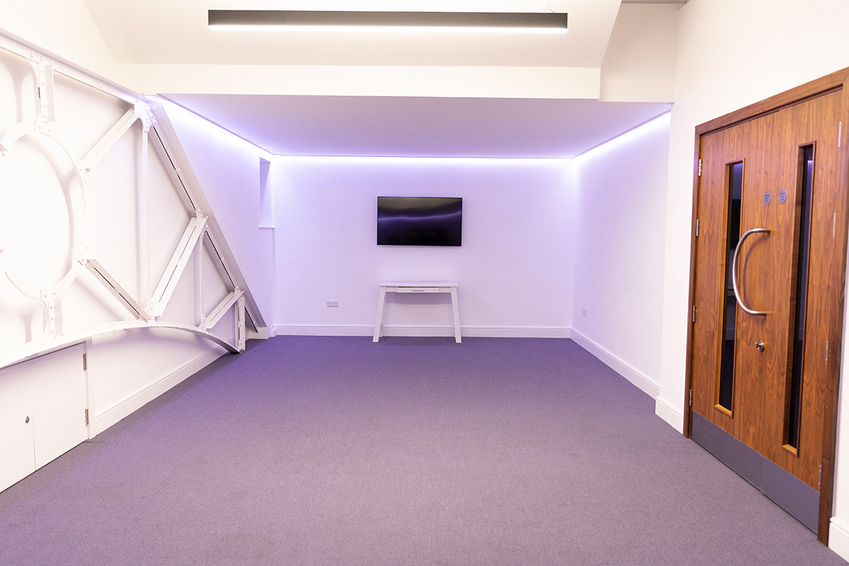 The B.L.E.W. Room - fvuuug5gxqo.jpg