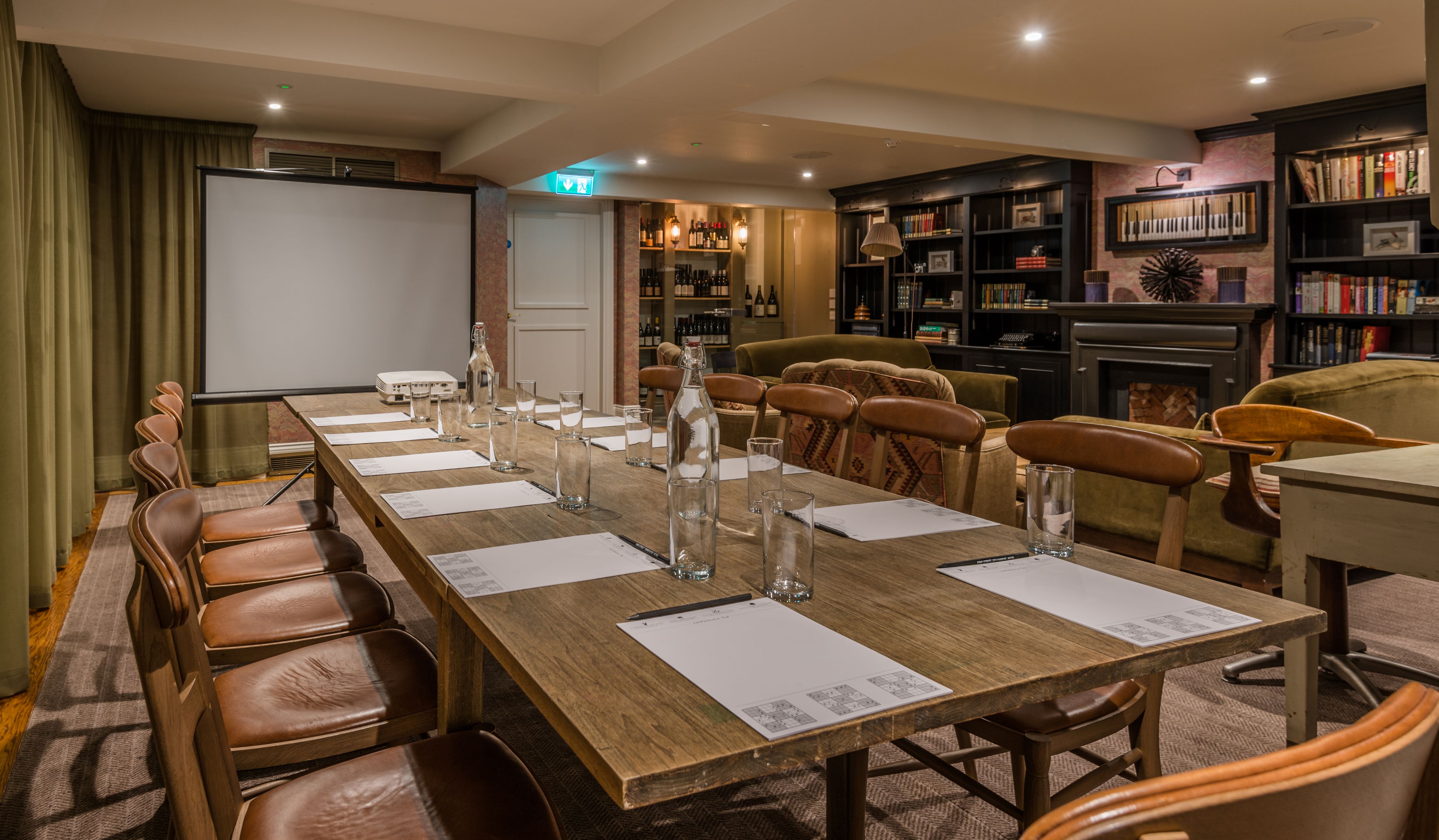 The Mezzanine Lounge - idooyc4ezli.jpg