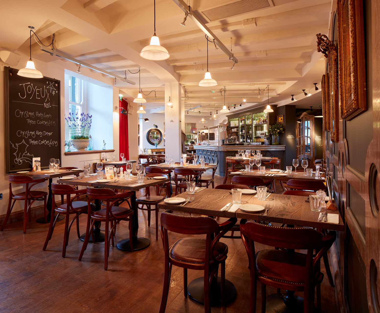 Cozy Bistrot Pierre Ilkley restaurant, ideal for intimate gatherings and events.