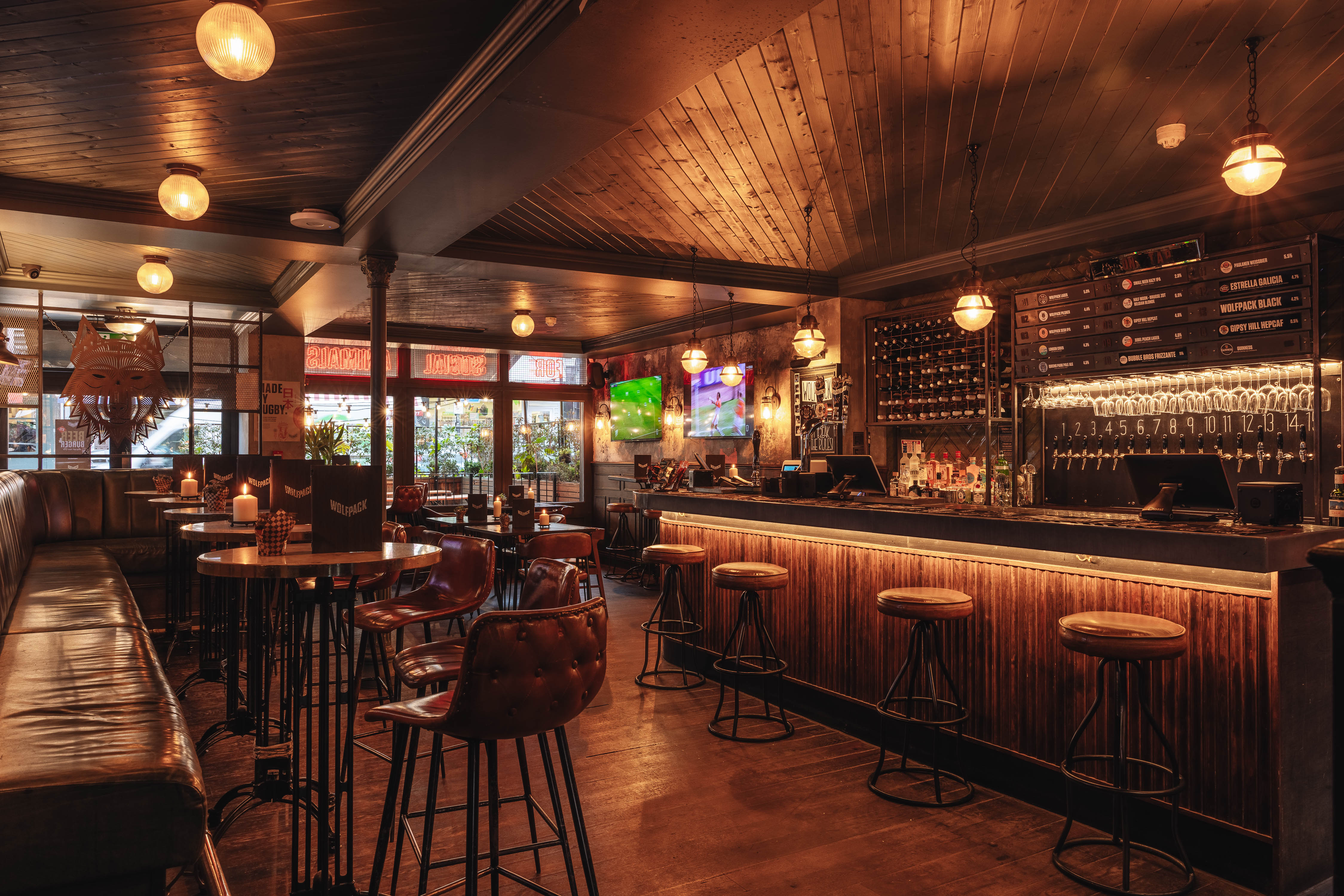 Stylish bar venue in Wolfpack West Hampstead for networking and informal meetings.