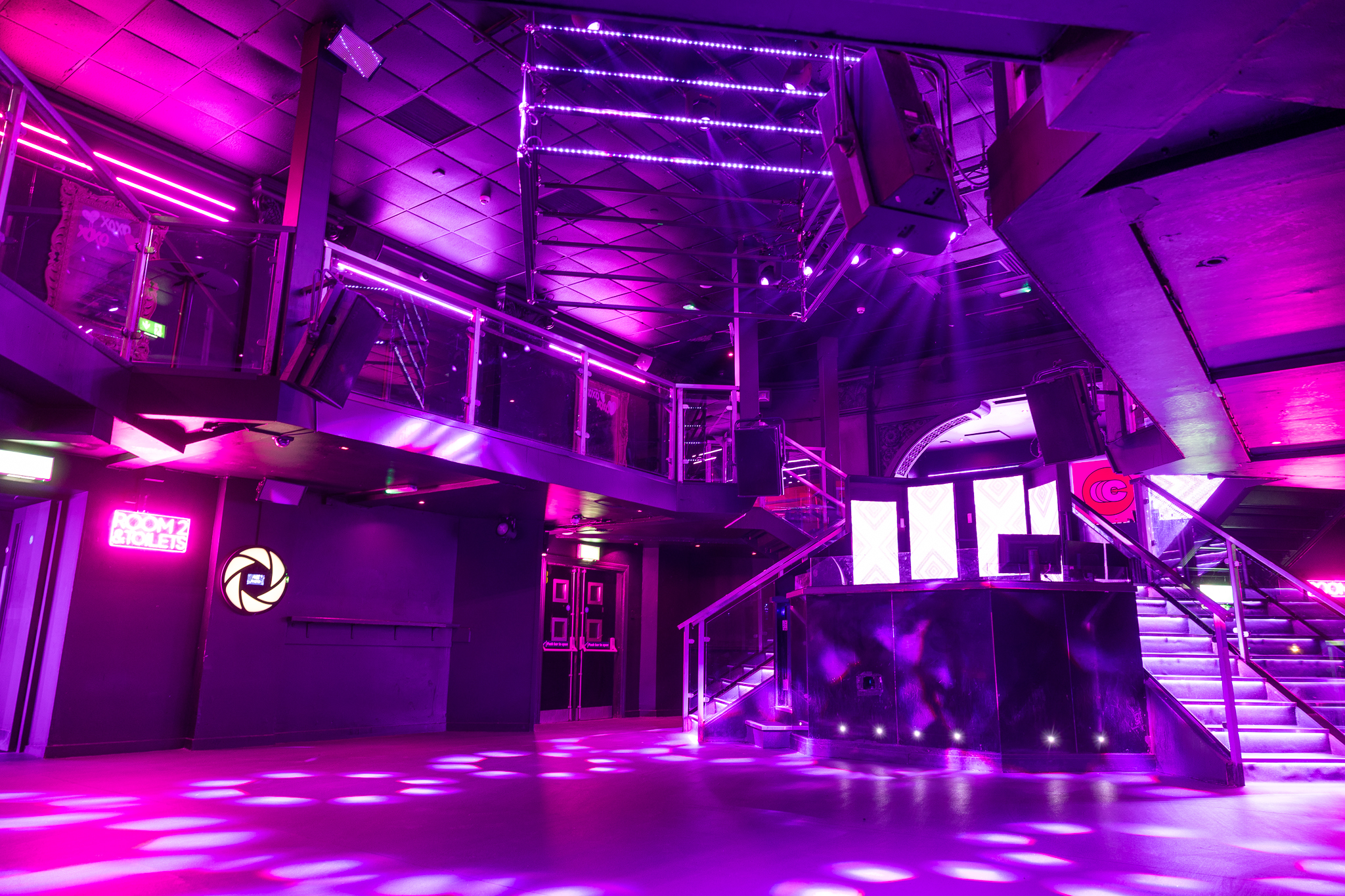 ROOM 1 - fcpqpgeq2t2.jpg