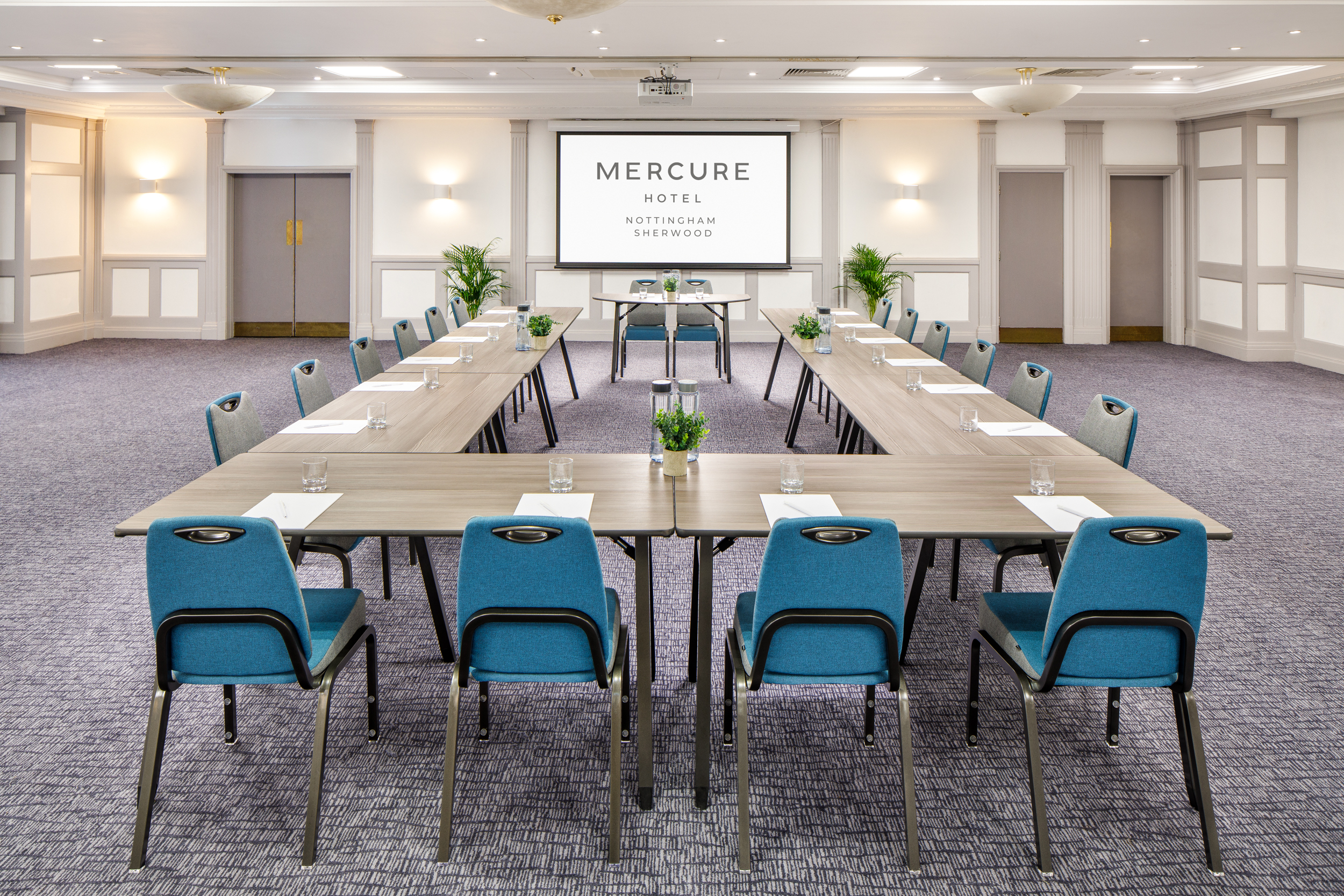 Regent Suite at Mercure Nottingham: U-shape meeting room for professional events.