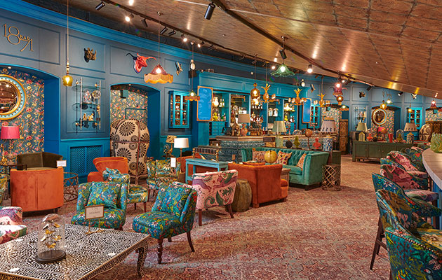 Vibrant 1871 Bar at Royal Albert Hall, ideal for creative meetings and social gatherings.