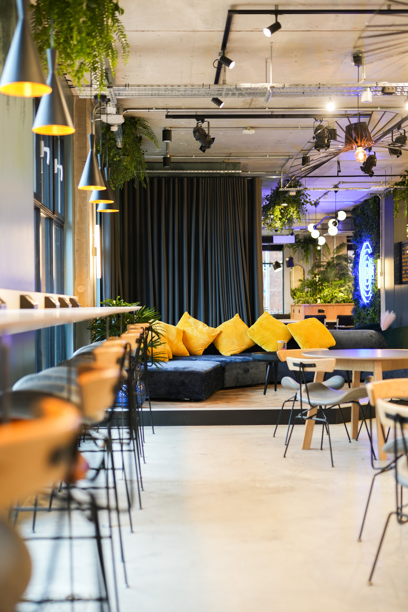 Meeting Room 2 - wuvi3nwoc5m.jpg