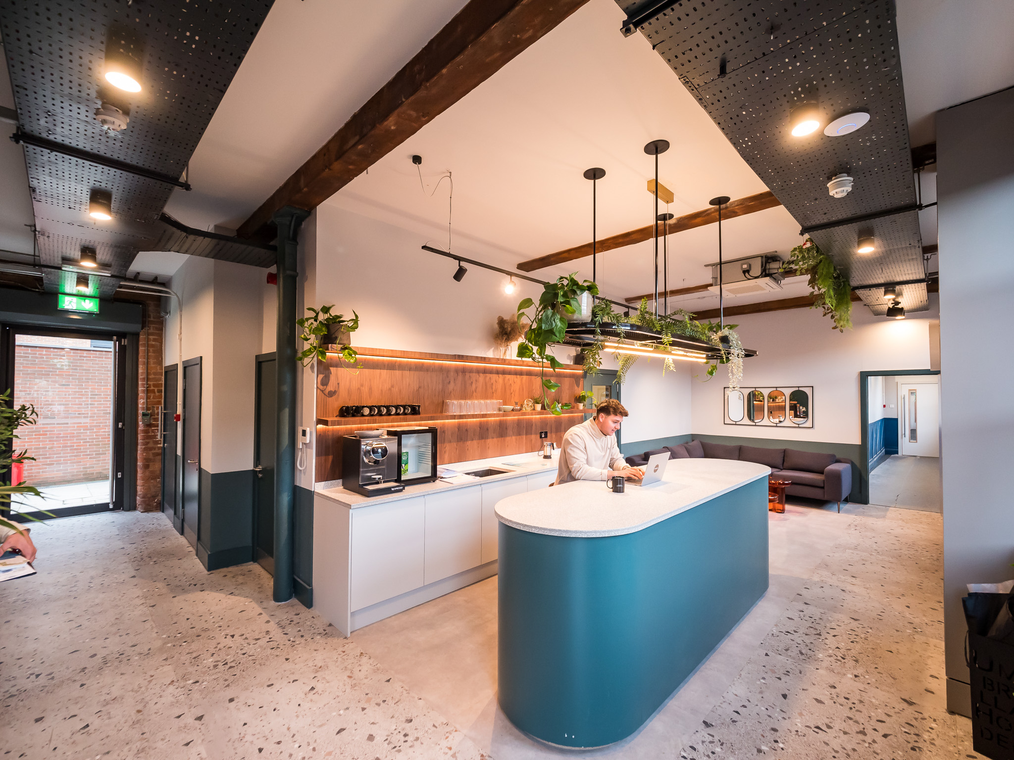 Meeting Room 2 - bffhcvhyjli.jpg