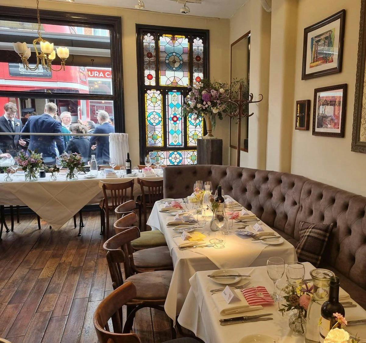 Le Salon Privé - >Le Salon Privé</a>