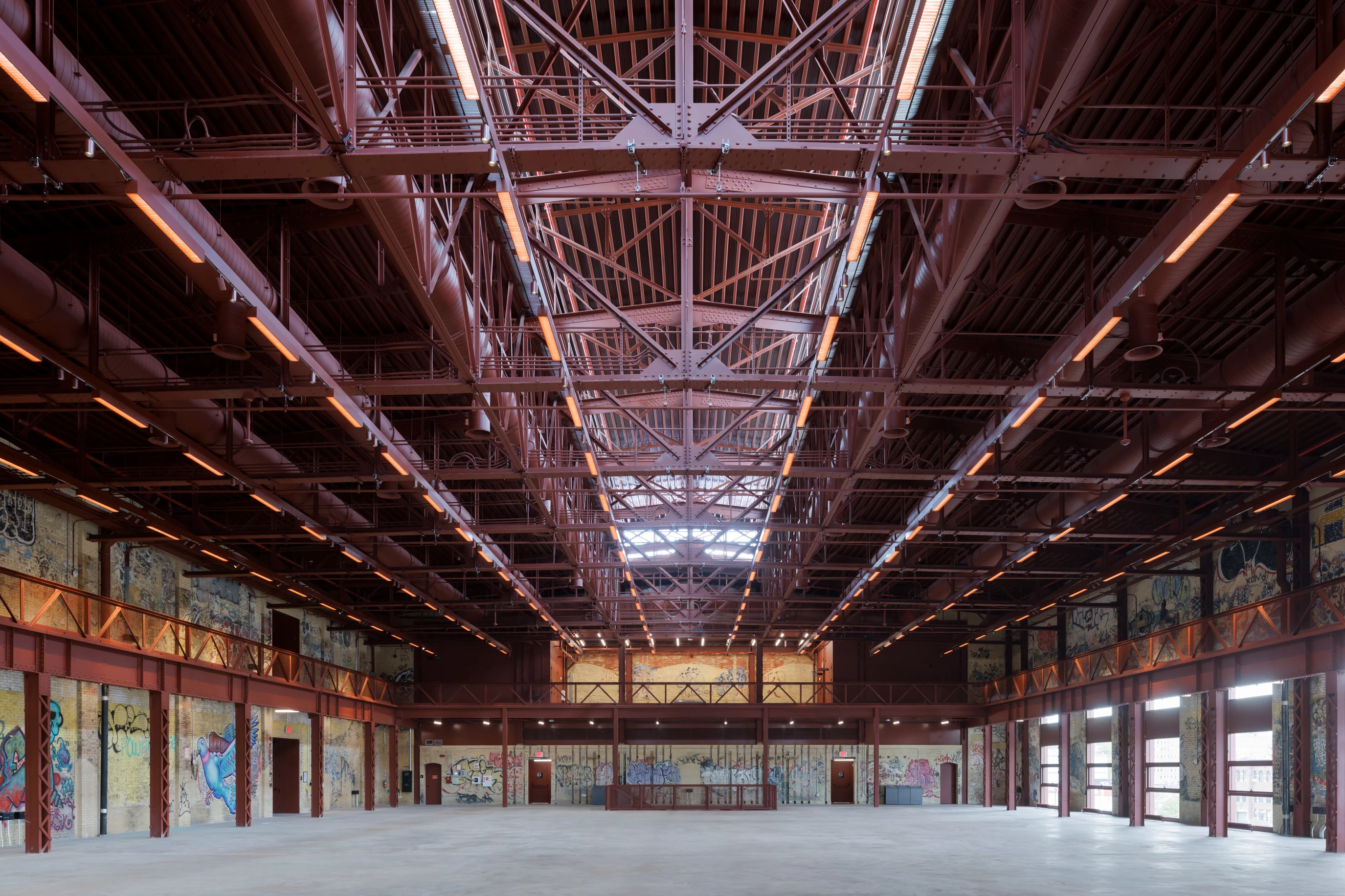 Spacious industrial venue with high ceilings for conferences and exhibitions in PowerHaus.