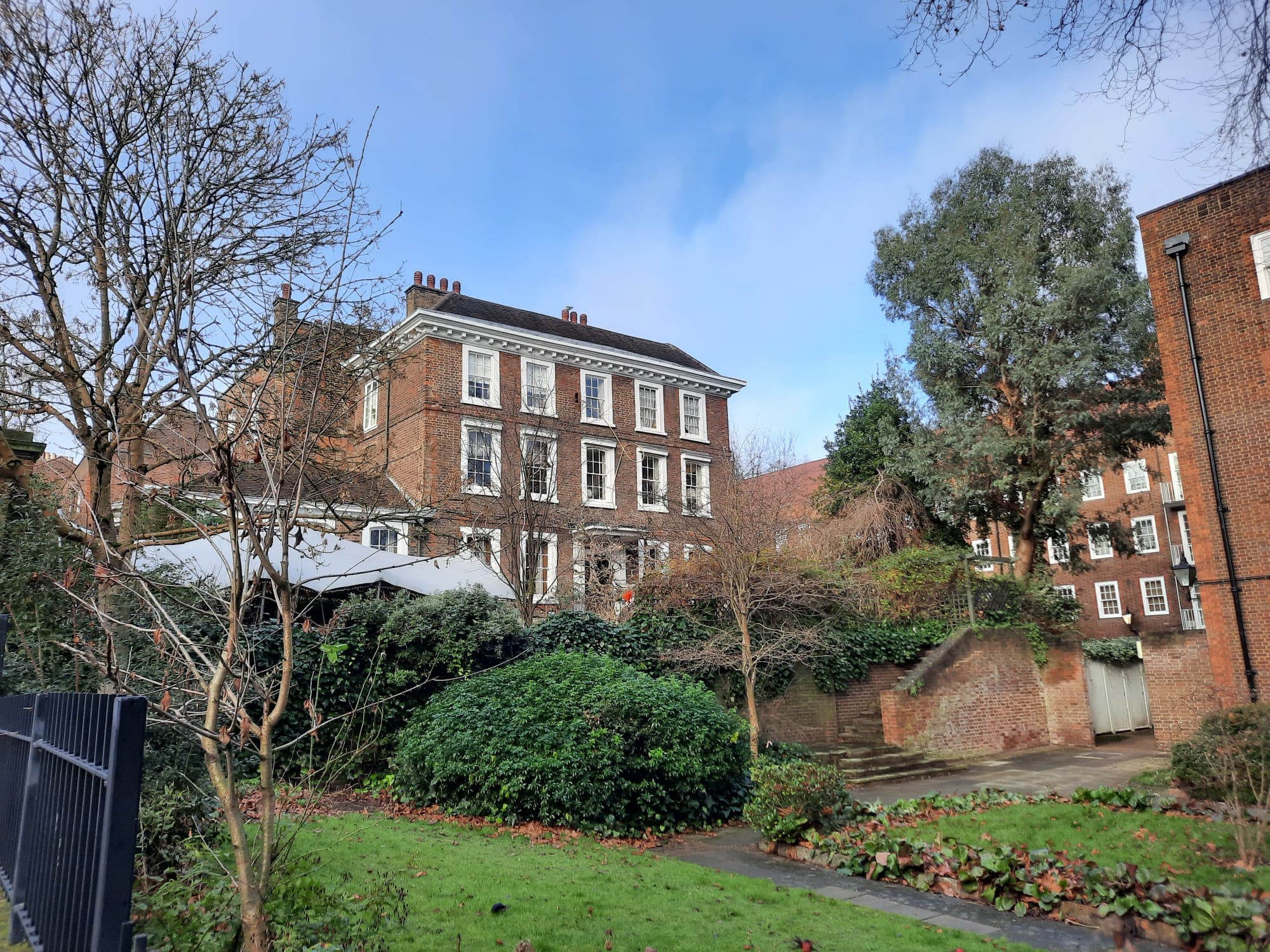 Burgh House Café: historic venue with gardens, perfect for outdoor events and gatherings.