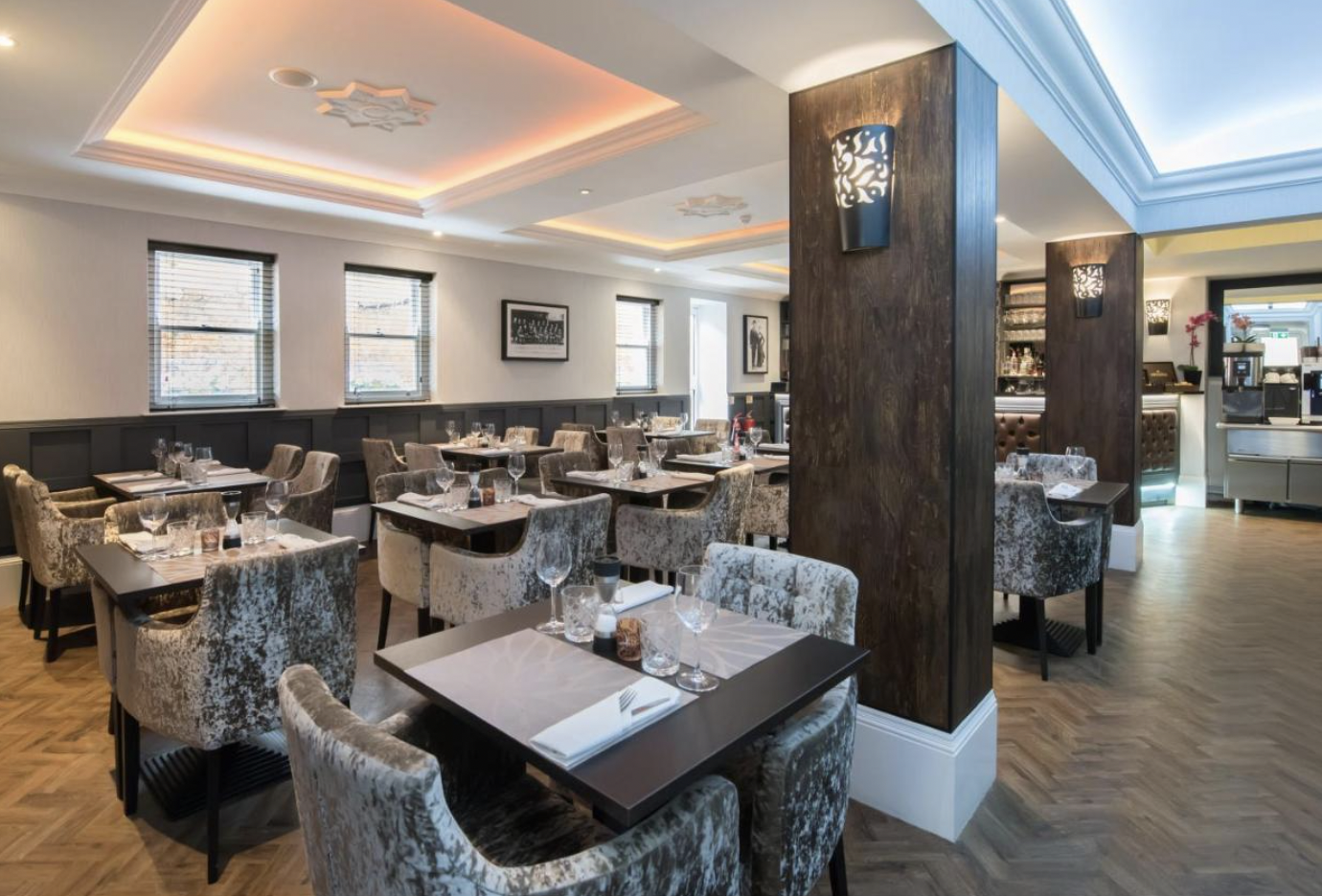 Elegant dining space at Lansbury Heritage Hotel, perfect for intimate events and meetings.