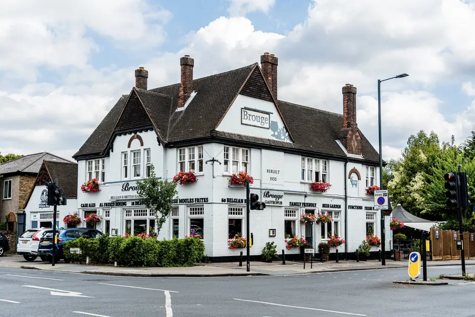 Charming garden venue in Twickenham for casual meetings and small events.