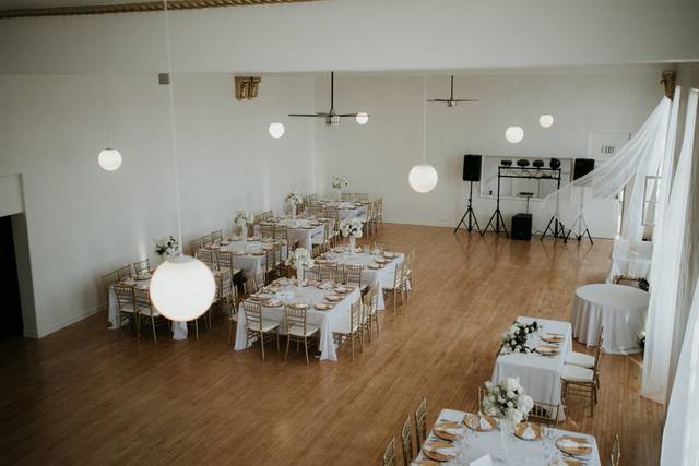 Groom's Room at Casa Vertigo: elegant dining setup for weddings and formal events.