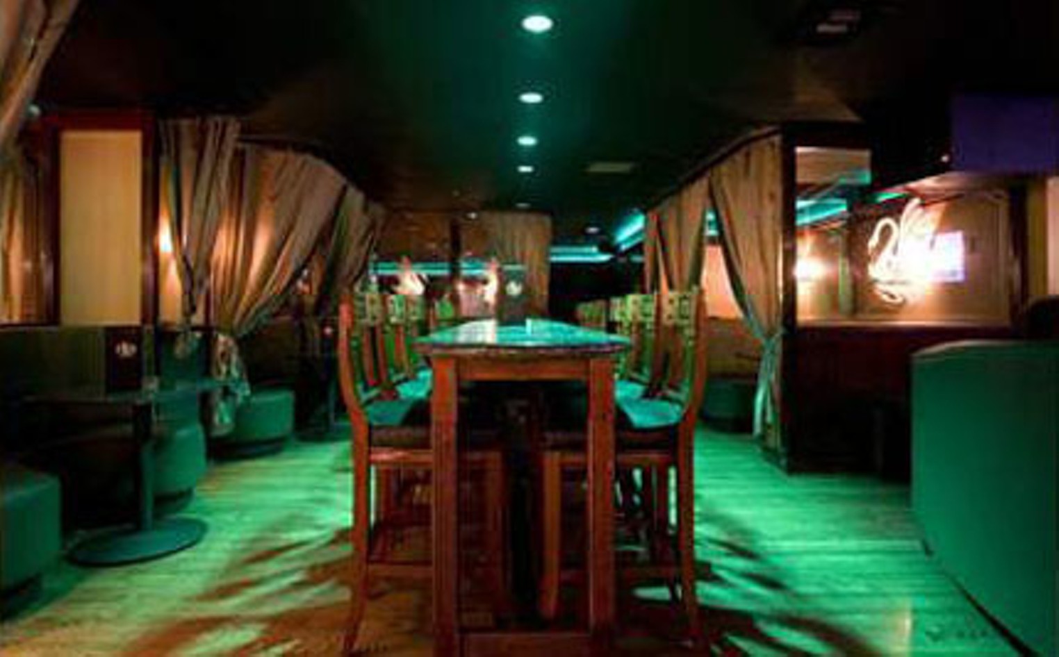 Black Swan venue at Omni Houston Hotel, ideal for intimate events and gatherings.