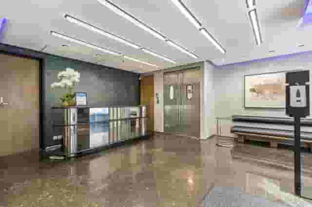24-26 Baltic St W