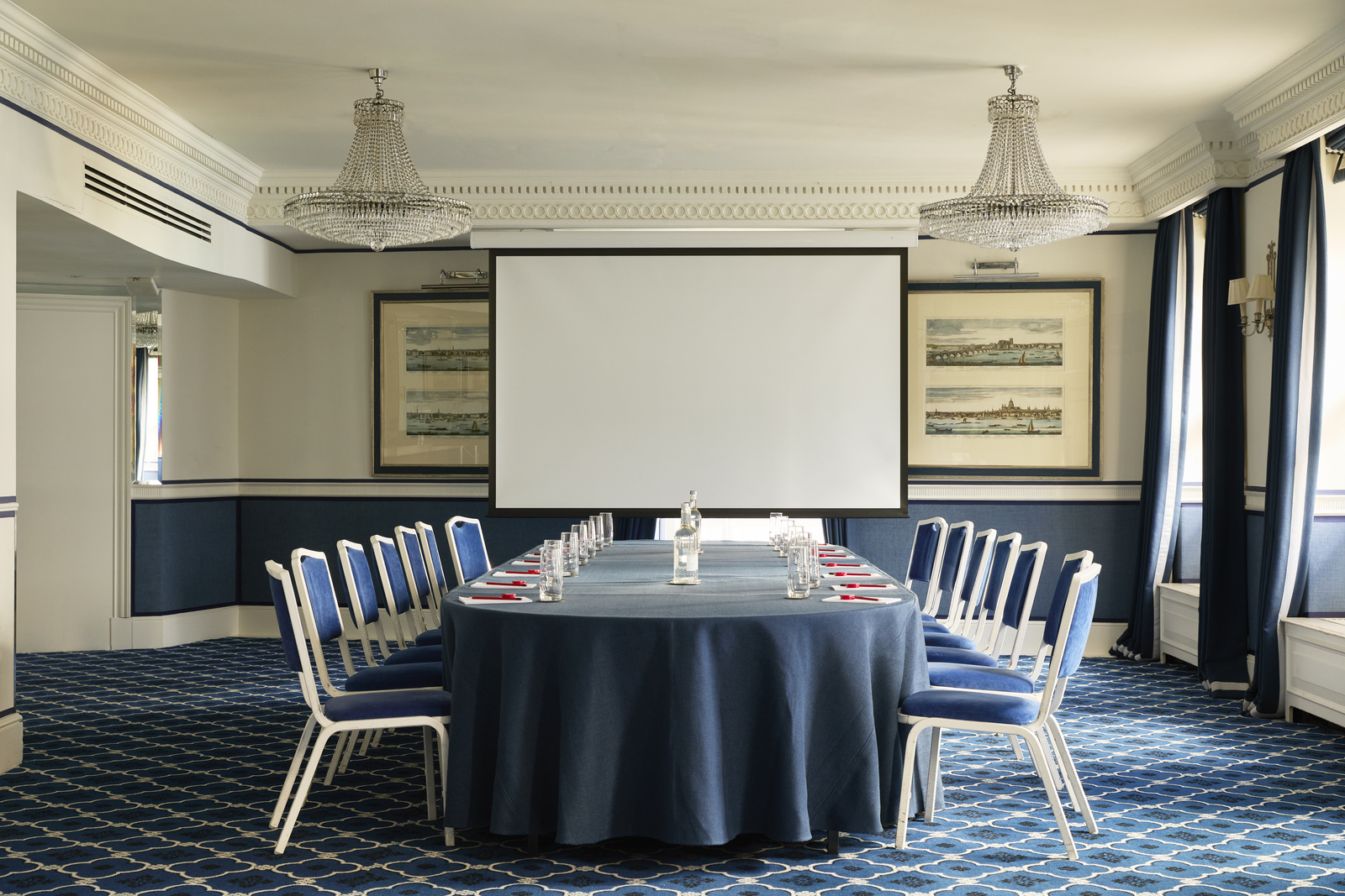 Queen Suite - 5g2sn41de1v.jpg