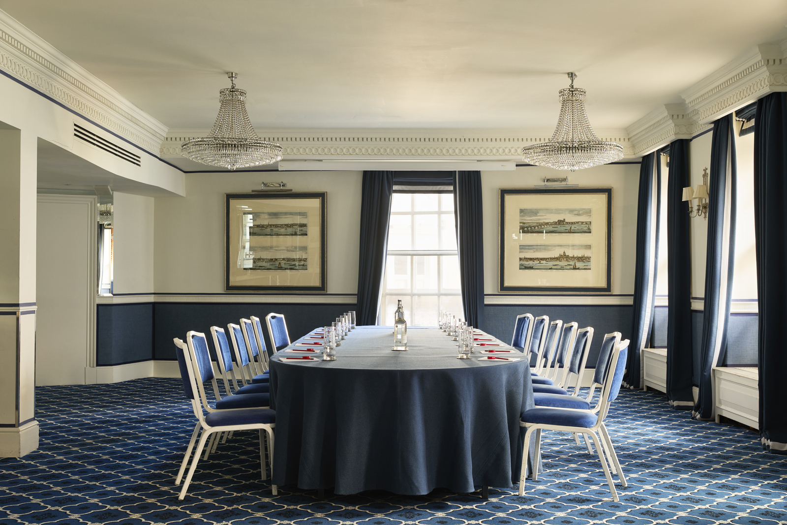 Queen Suite - mh1z25xsq5v.jpg