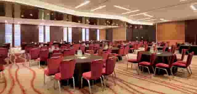 Plaza Suites