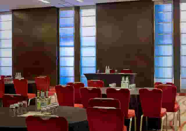 Plaza Suites