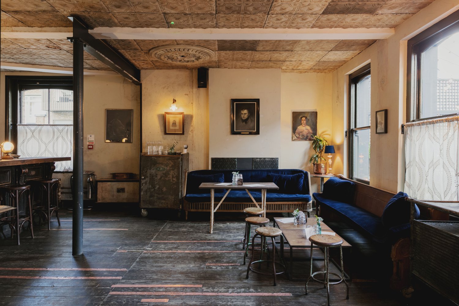 Cozy Hot Desk at Martello Hall, ideal for networking events and small meetings.