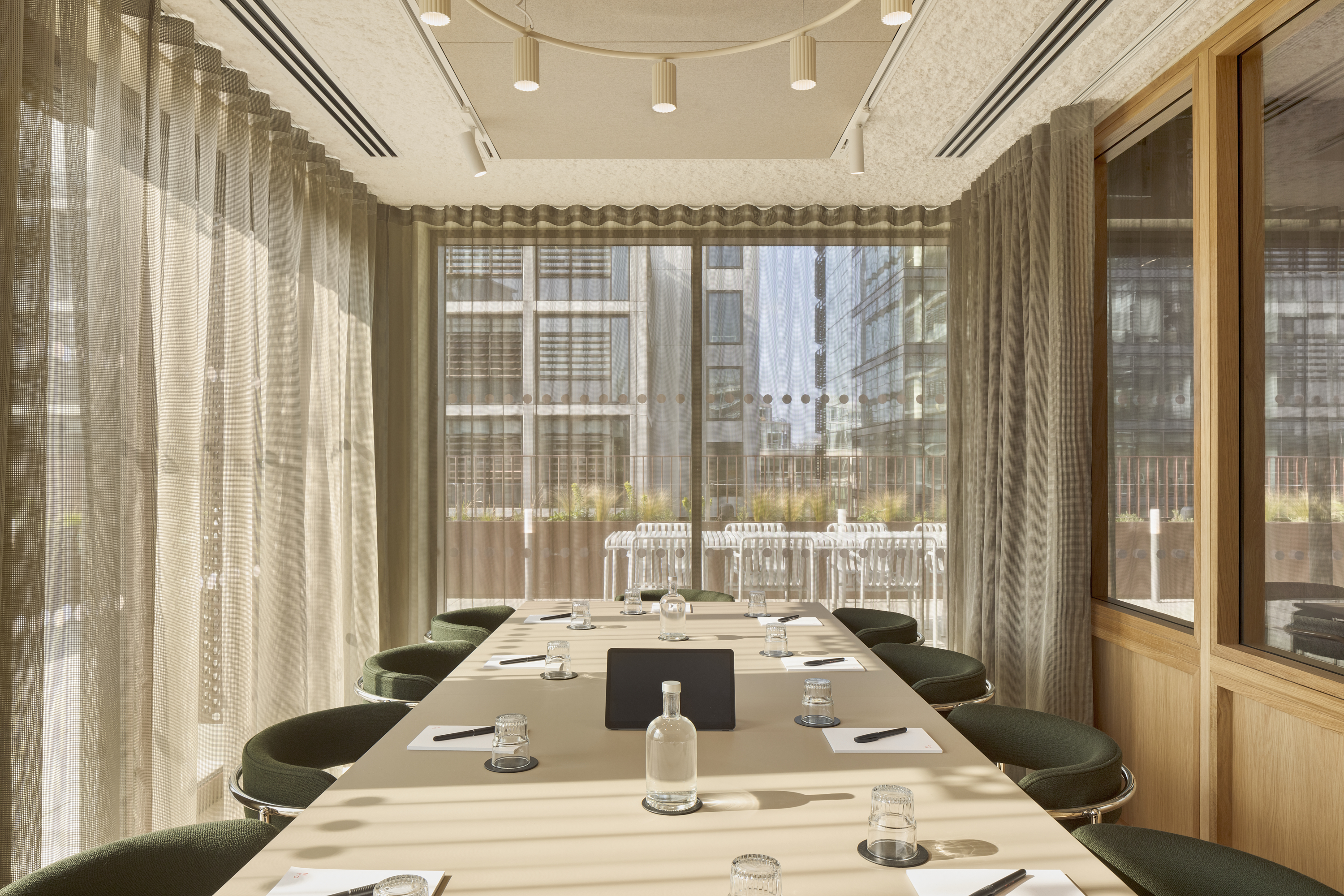 Sixth Floor Lounge - emiec3lgbkl.jpg