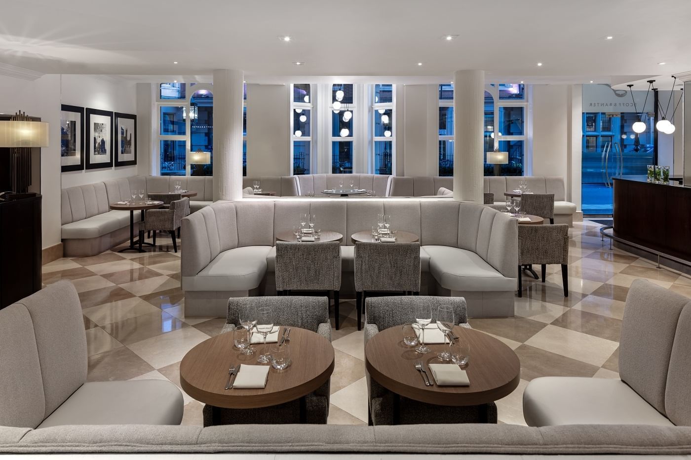 Lounge Bar - 455d6648-b7a5-4c24-9425-5ec41d133c3a.jpeg