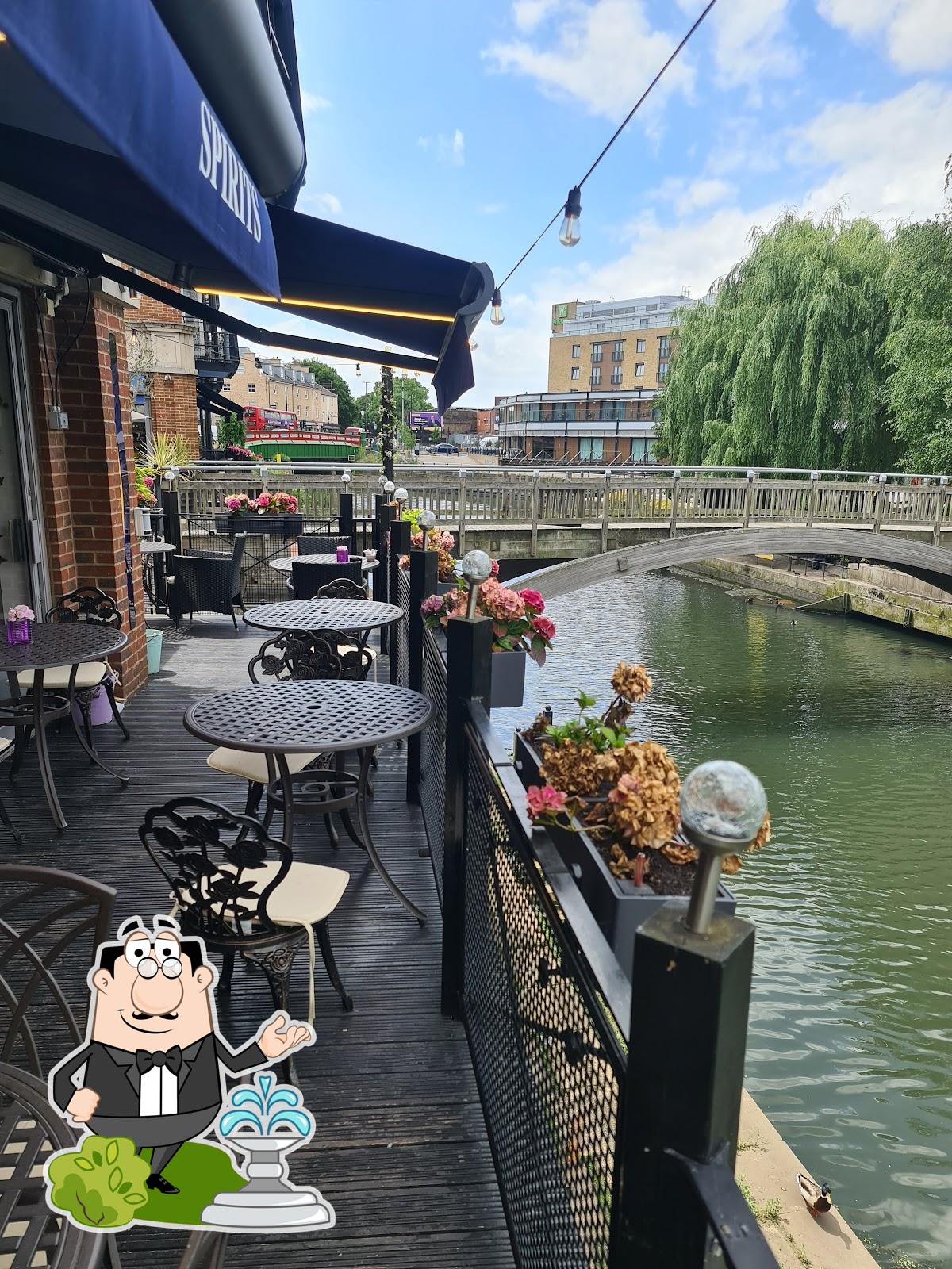 night_club - b0601272-4bac-41ea-ab02-d0a198286a79.jpeg