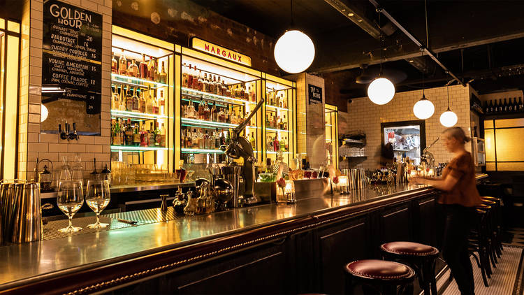 bar - ca644b0d-0571-46f6-be55-5d1d5ae306ea.jpeg